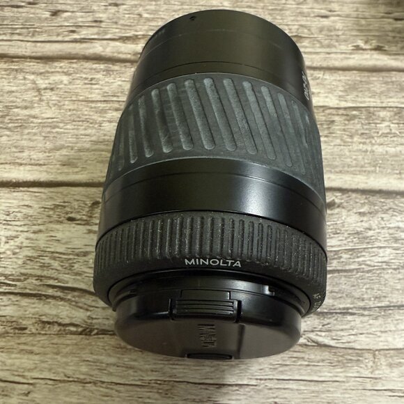 Minolta AF 70-210 Zoom Lens 1:4.5-5.6, 49, Great, 1 Lens Cap Front - Picture 10 of 11
